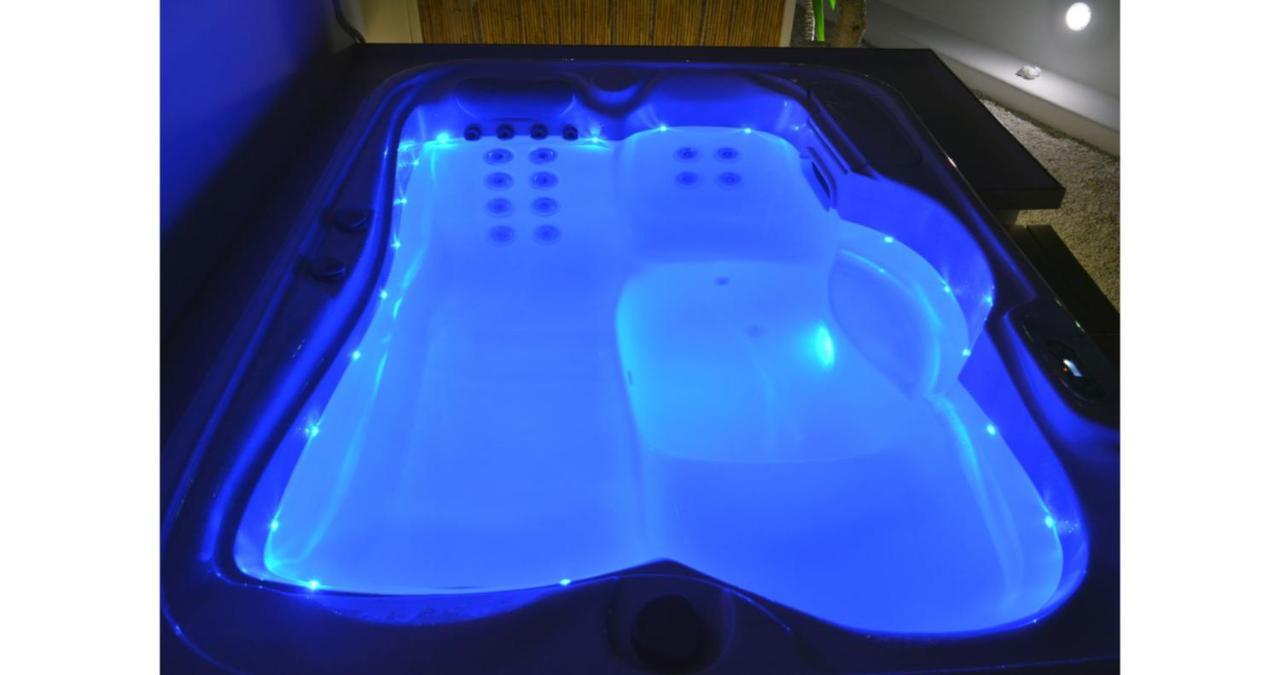 Apartamento Pier'S House Jacuzzi Pollonia Exterior foto
